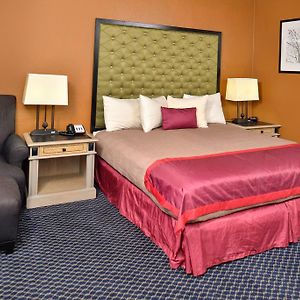 Deluxe King Room Non-Smoking